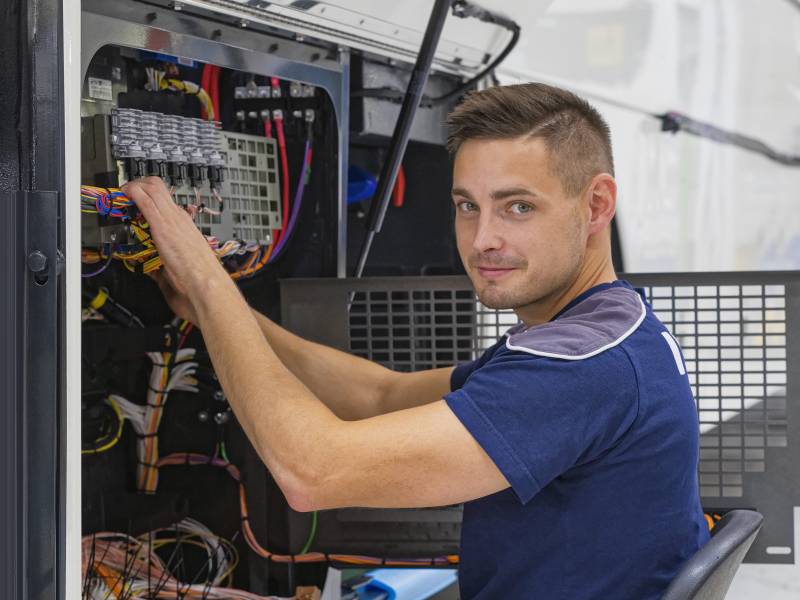 emploi mecanicien bus metz