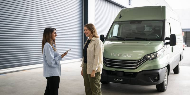 Véhicule utilitaire en atelier pour remplacement de turbo IVECO à Saint-Dié-des-Vosges