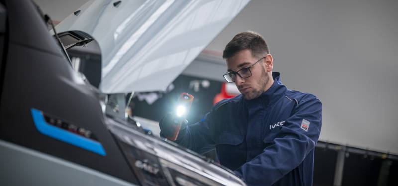 Remplacement et entretien du système d’échappement catalyseur, silencieux et ligne complète sur un utilitaire IVECO à Épinal et dans les Vosges (88)